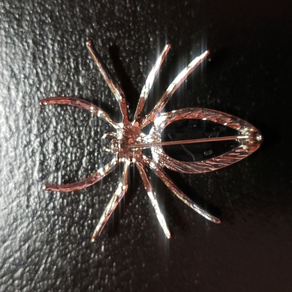 Spider Brooch - Picture 5 of 5